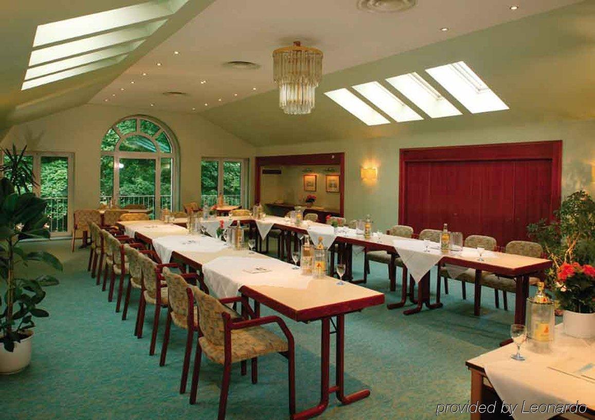 Parkhotel Stadtallendorf Restoran fotoğraf